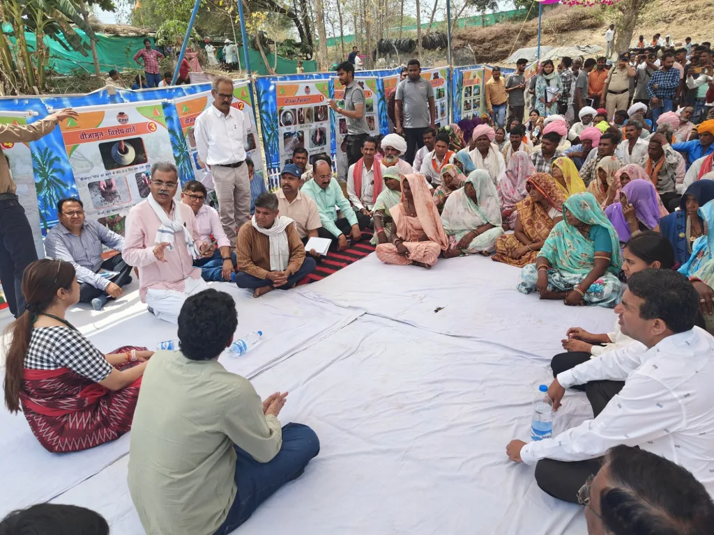 किसान कल्याण आयुक्त एवं कलेक्टर का रूंडी और रताम्बा में दौरा | New India Times