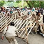 झगड़ा दो लोगों का जमावड़ा सैकड़ों का, सड़कों पर बेरोज़गारी के प्रदर्शन से बिगड़ रही है कानून व्यवस्था