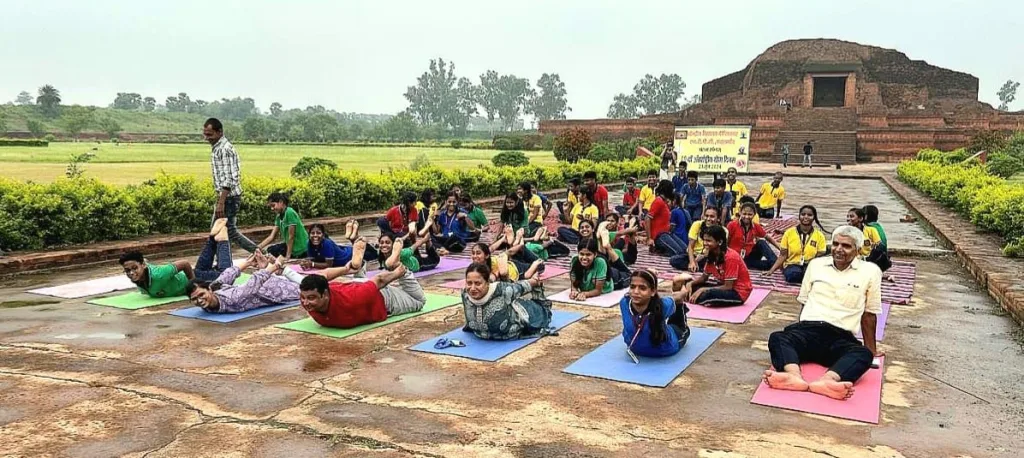भागलपुर शाखा ने भागलपुर ब्रांच में योग शिविर का किया आयोजन | New India Times