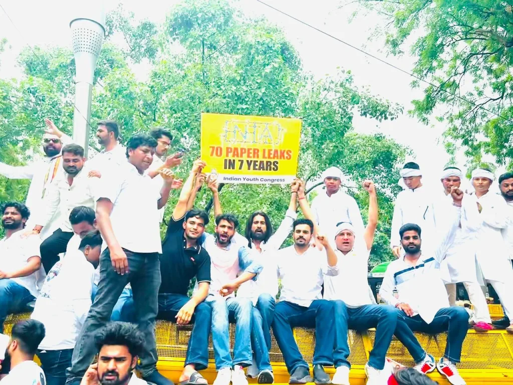 नीट परीक्षा रद्द कराने को लेकर सीकर युवा कांग्रेस द्वारा दिल्ली में विरोध प्रदर्शन | New India Times