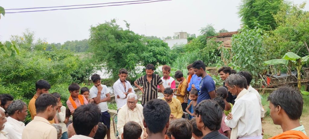 इटवा विधायक श्री माता प्रसाद पांडेय ने बाढ़ प्रभावित क्षेत्रों का किया दौरा | New India Times