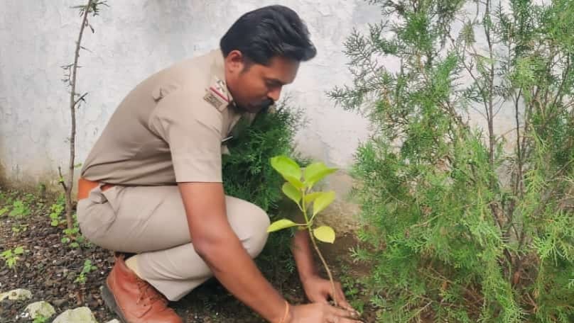 जुन्नारदेव और देलाखारी पुलिस ने मां के नाम अभियान के अंतर्गत किया वृक्षारोपण | New India Times