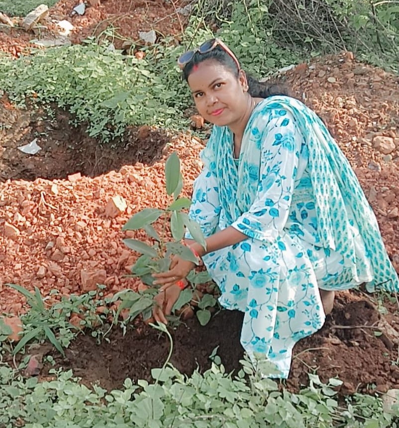 नारी शक्ति की पुकार संस्था के द्वारा कैंसर पहाड़िया जनता टेकरी हनुमान मंदिर पर 150 पौधे लगाकर किया गया वृक्षारोपण | New India Times