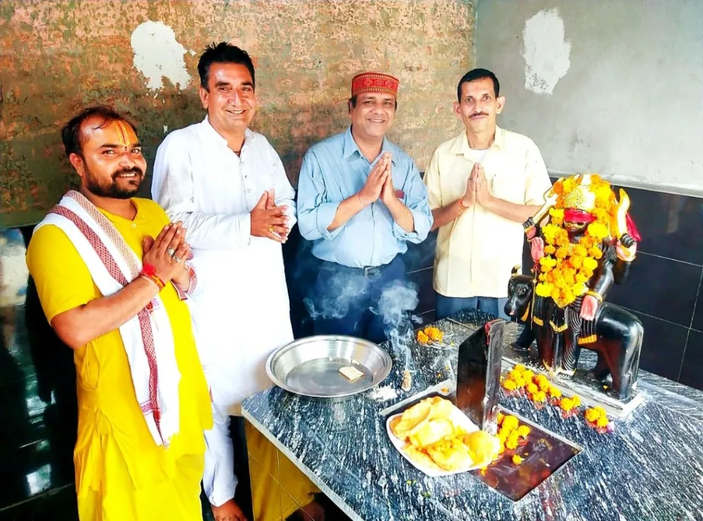 सुन्हैड़ा गांव के प्राचीन शिव मंदिर में हुई भगवान शनिदेव की स्थापना | New India Times