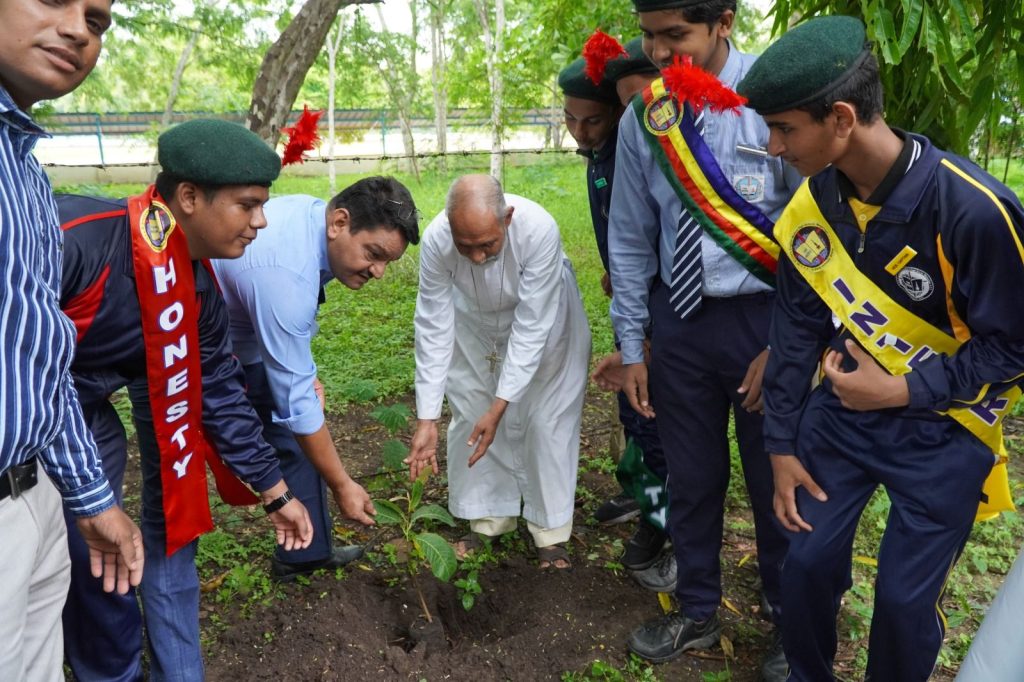 मेघनगर सेंट अर्नोल्ड स्कूल में नए छात्र परिषद का गठन एवं शपथ विधि समारोह संपन्न | New India Times