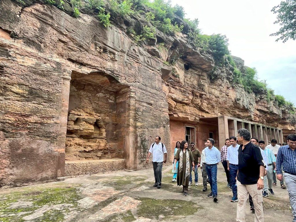 बाग में जीवाश्म उद्यान हेतु विकसित की जा रही है विभिन्न साइट्स का किया गया अवलोकन | New India Times