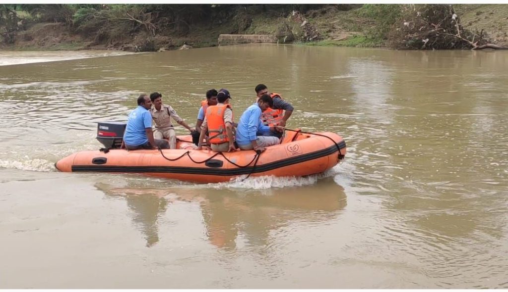 अमानगंज मिडाशन नदी में अंतिम संस्कार से लौटकर घाट में नहा रहा व्यक्ति तेज़ बहाव में बहा | New India Times