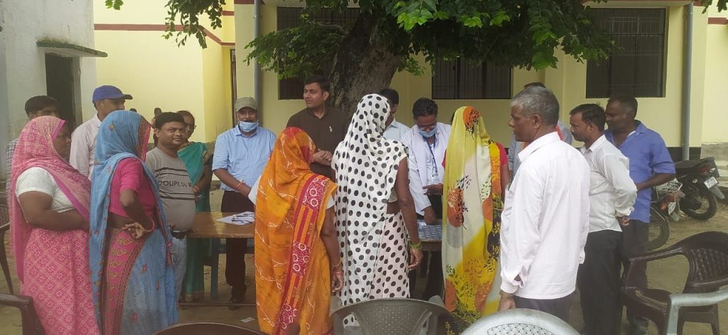 स्वास्थ्य विभाग हेल्थ कैंप लगाकर कर रहा है बुखार के रोगियों की पहचान, दवाओं का भी हो रहा है वितरण | New India Times