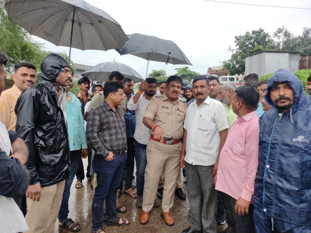 अजंता में मूसलाधार बारिश से उफान पर पूर्वी जलगांव की नदियां, जामनेर में फसलें बर्बाद, अरब सागर की ओर निकल पड़ा वाघुर डैम का पानी | New India Times