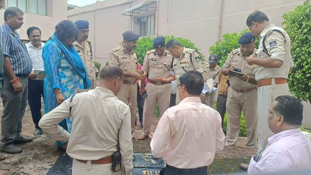 राज्य संग्राहलय श्यामला हिल्स में हुई 15 करोड़ की चोरी का श्यामला हिल्स पुलिस ने किया खुलासा, मशरूक़ा माल बरामद | New India Times