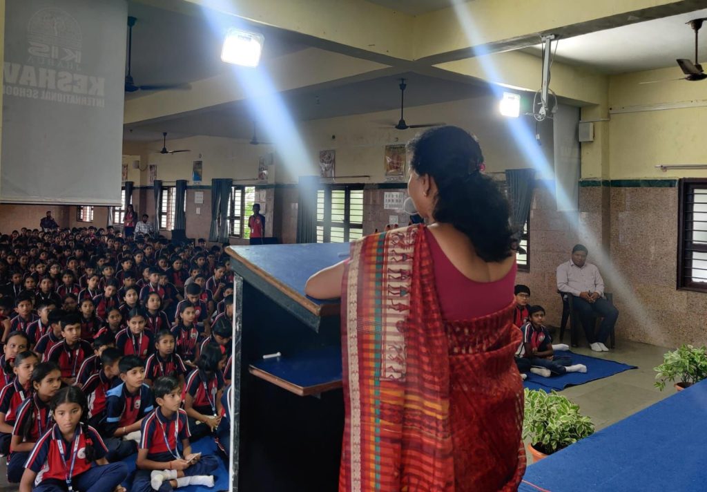 हिंदी पखवाड़ा के तहत केशव इंटरनेशनल स्कूल में संगोष्ठी का किया गया आयोजन | New India Times