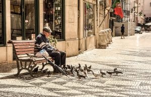 حياة كريمة لكبار السن الأجانب