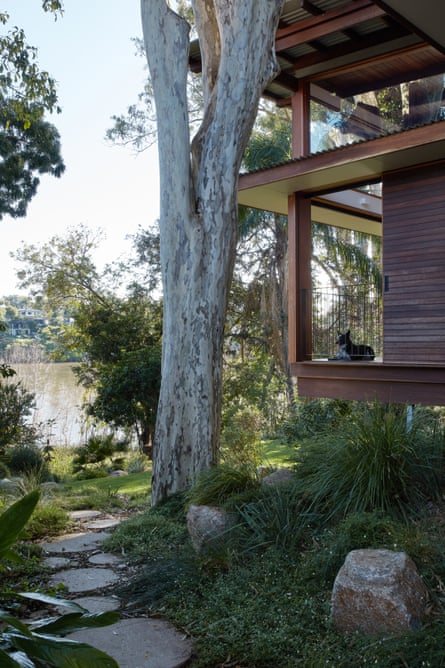 River Hearth House on Brisbane River, designed by Arcke.