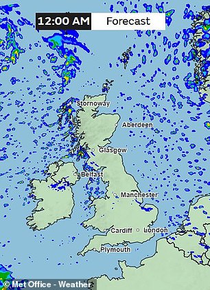 While there are yellow weather warnings in place from Saturday, the Met Office forecasts that the UK will remain largely dry tonight