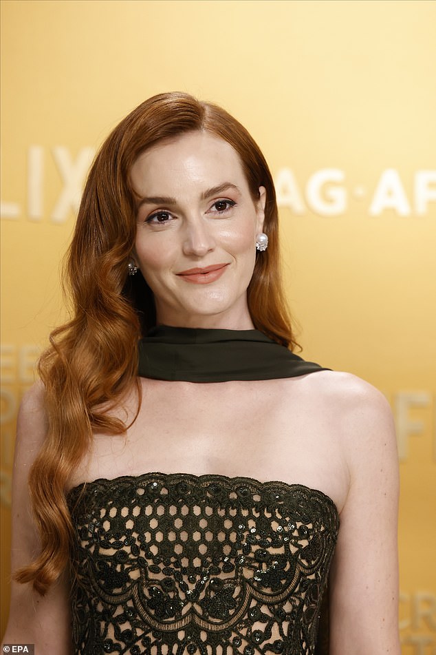 The Gossip Girl star debuted her new copper hair as she arrived to the SAG Awards