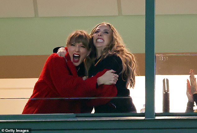 Taylor and Brittany eagerly watched from the VIP section after arriving at Lambeau Field in Green Bay earlier on Sunday
