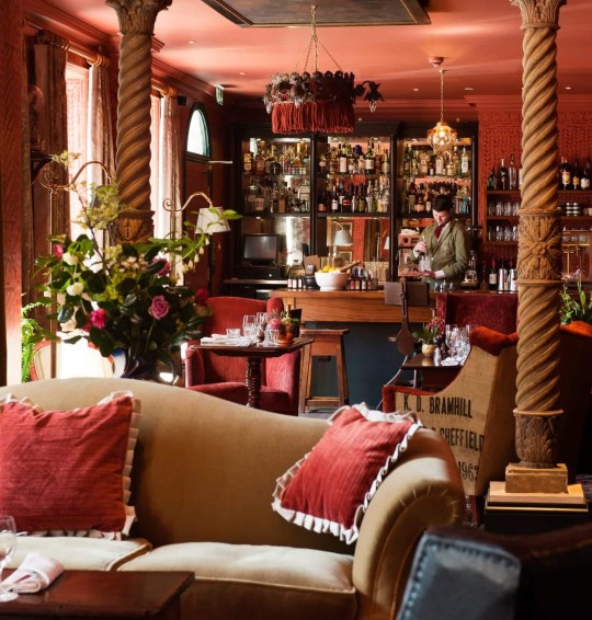 Non-tourist trap food and drink hot spots in London the Parlour at Zetter, Clerkenwell