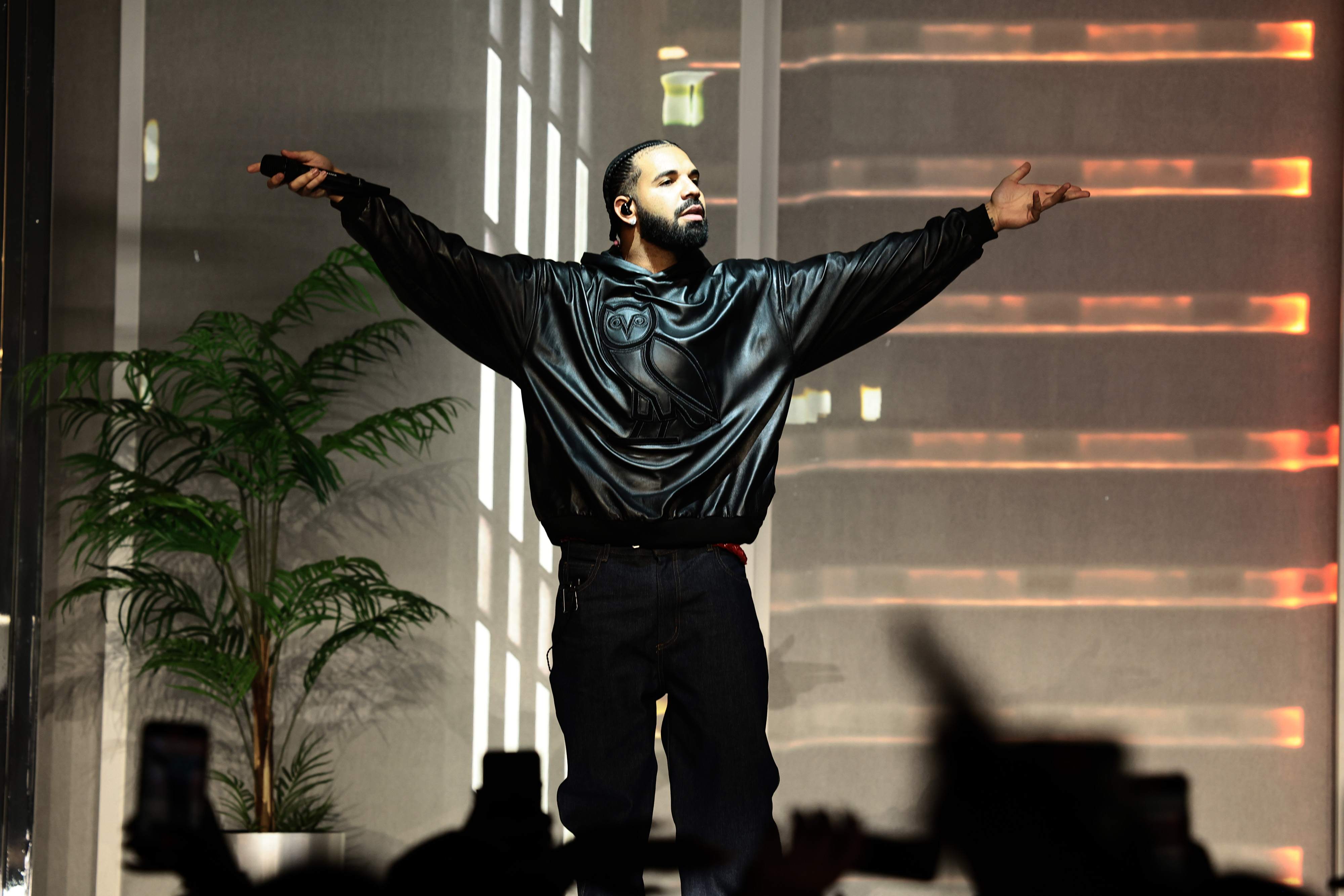 Some social media users believe Canadian rap star Drake may be involved with the rap beef