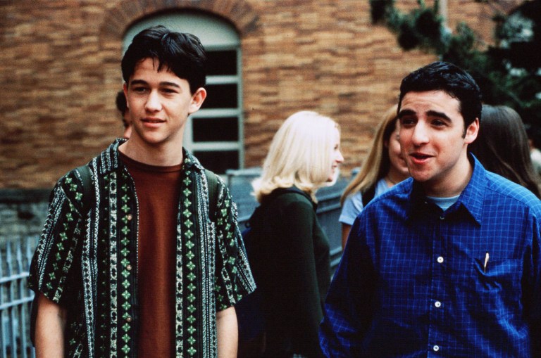 Joseph Gordon-Levitt and David Krumholtz in 10 Things I Hate About You