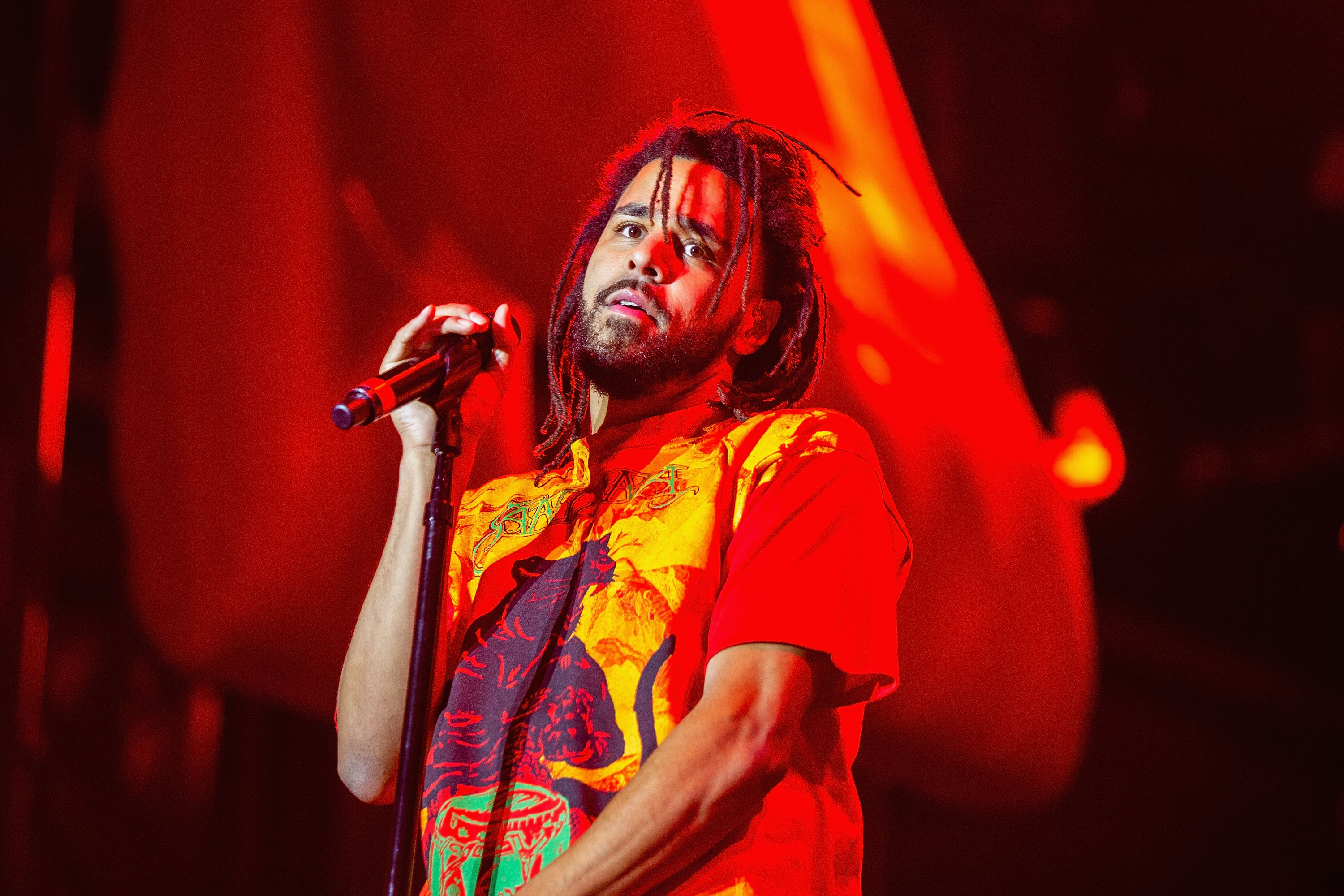 J Cole appeared remorseful for years of feuding with LA rapper Kendrick and apologised on stage at his Dreamville festival
