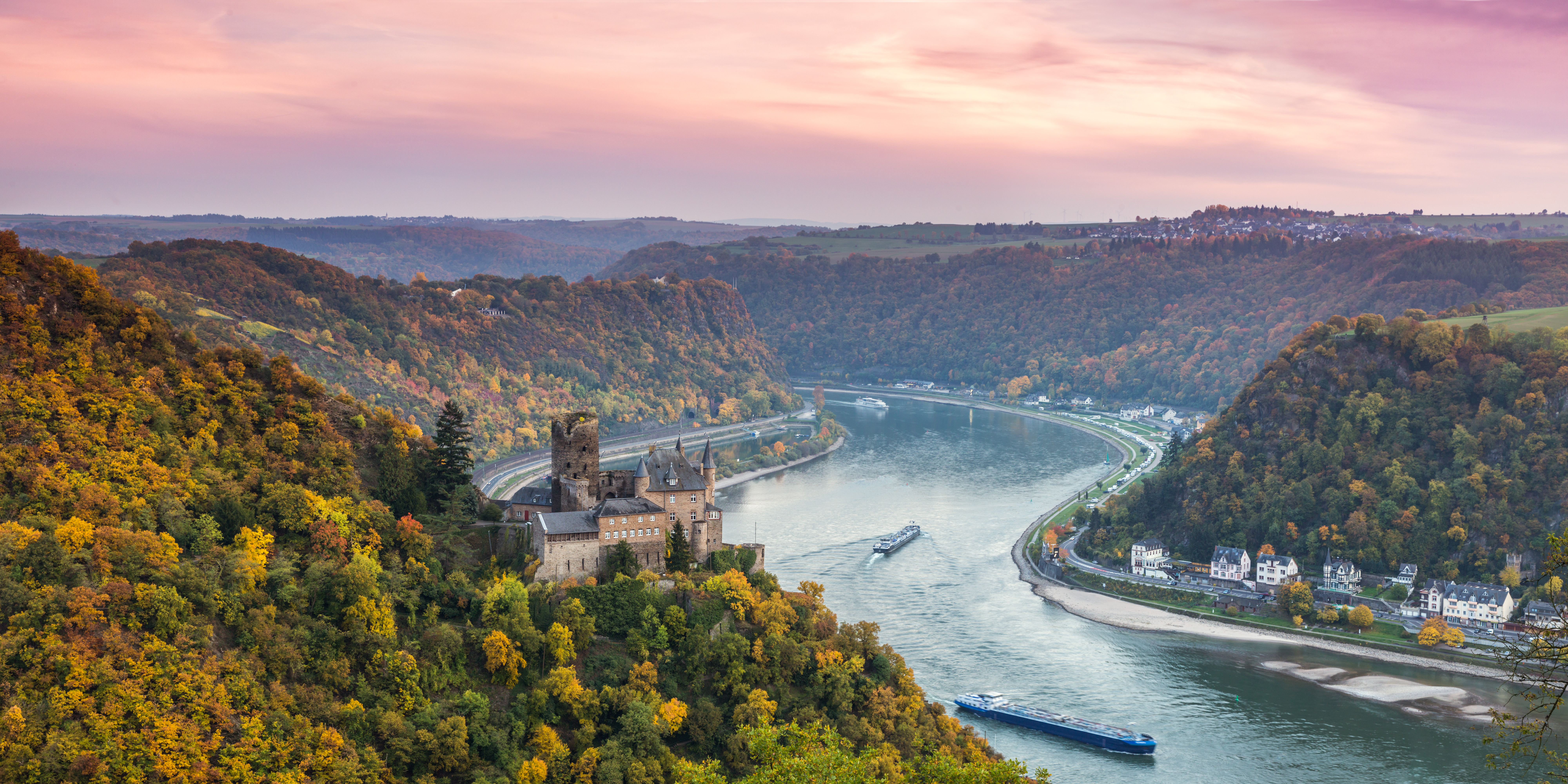 Admire the changing colours on the Rhine and Moselle in Germany