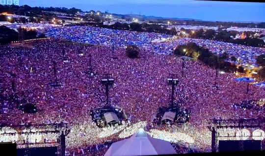 Coldplay's crowd at Glastonbury 2024