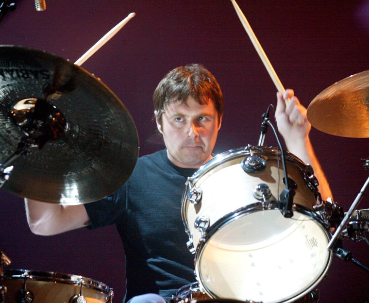 Oasis drummer Alan White performs at The Joint inside the Hard Rock Hotel & Casino April 26, 2002 in Las Vegas, Nevada. The British band's fifth album, "Heathen Chemistry" will be released in July. (Photo by Ethan Miller/Getty Images)