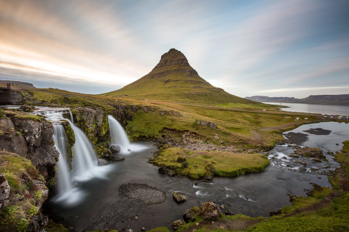 A photo of waterfalls