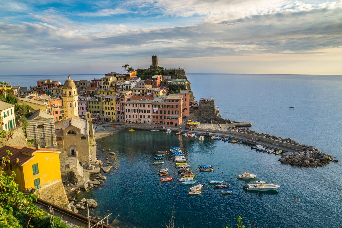 A photo of a pretty harbor