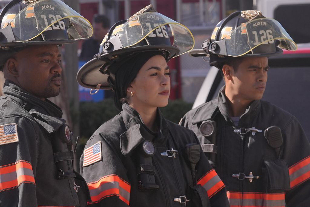 Brian Michael Smith, Natacha Karam and Julian Works in the Swipe Left episode of 9-1-1 LONE STAR 