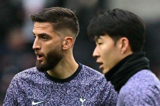 Tottenham Hotspur's Uruguayan midfielder #30 Rodrigo Bentancur (L) and Tottenham Hotspur's South Korean striker #07 Son Heung-Min 