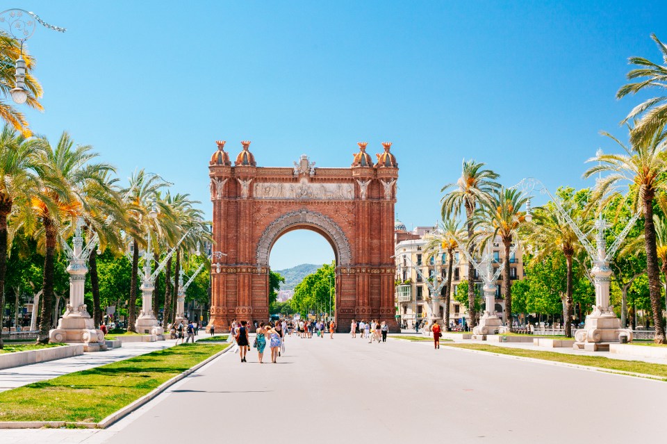 Visit the majestic Arc de Triomf