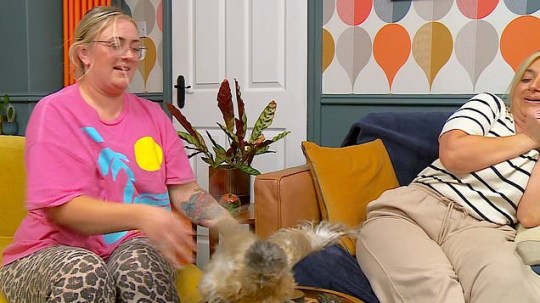 Ellie and Izzi Warner with a chicken on Gogglebox.