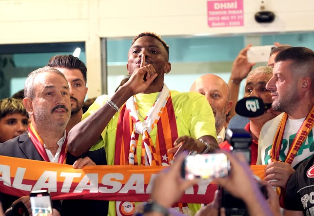 Napoli striker Victor Osimhen, whom Galatasaray plans to recruit, arrives in Istanbul, Turkey on Tuesday