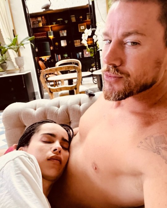 Zoe Kravitz asleep on Channing Tatum while he takes a selfie of the couple