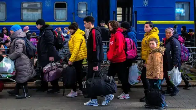 Ukrainian refugees head to Spain
