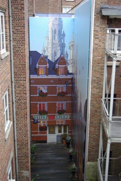 Le visuel avait été dessiné par un artiste BD qui avait reconstitué la vue de l’hôtel sur la grand place de Bruxelles