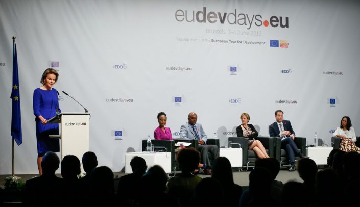 habillage stand -European Development Days - EDD - Queen Mathilde of Belgium © EU/UE