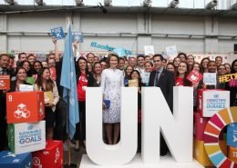 Stand ONU avec sa majesté Reine Mathilde