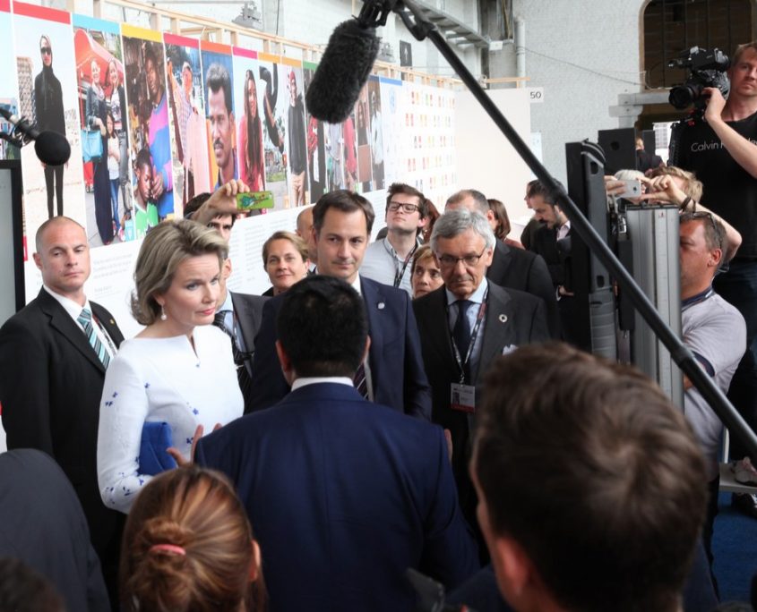 Stand ONU avec sa majesté Reine Mathilde