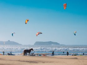 Kitesurfing langs Marokkos kyst