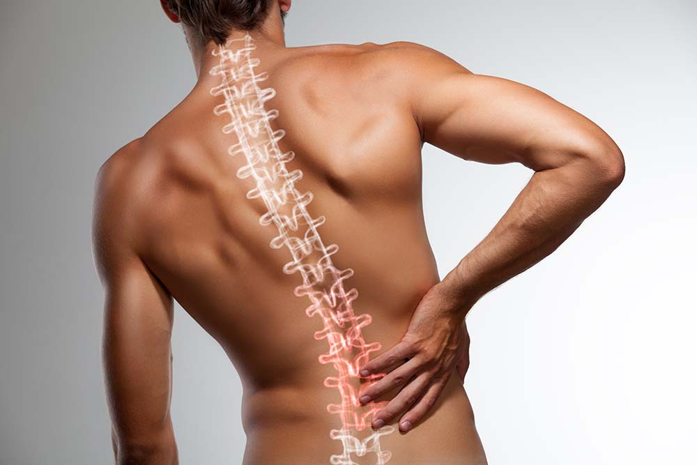 Ondt i ryggen kan behandles hos fysioterapeut