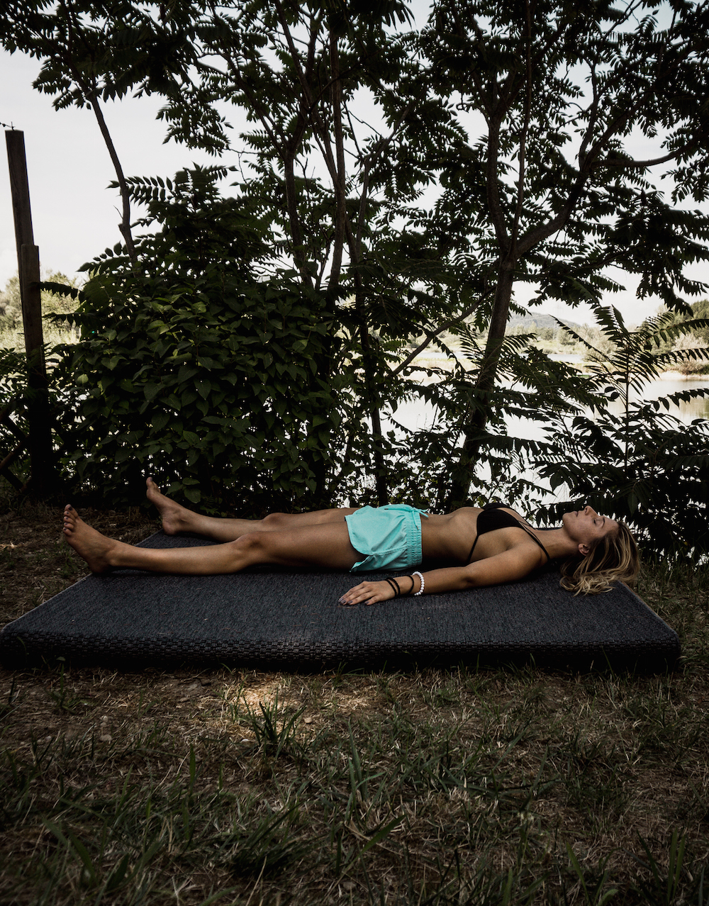 5 Yoga Übungen für weniger Rückenschmerzen Savasana