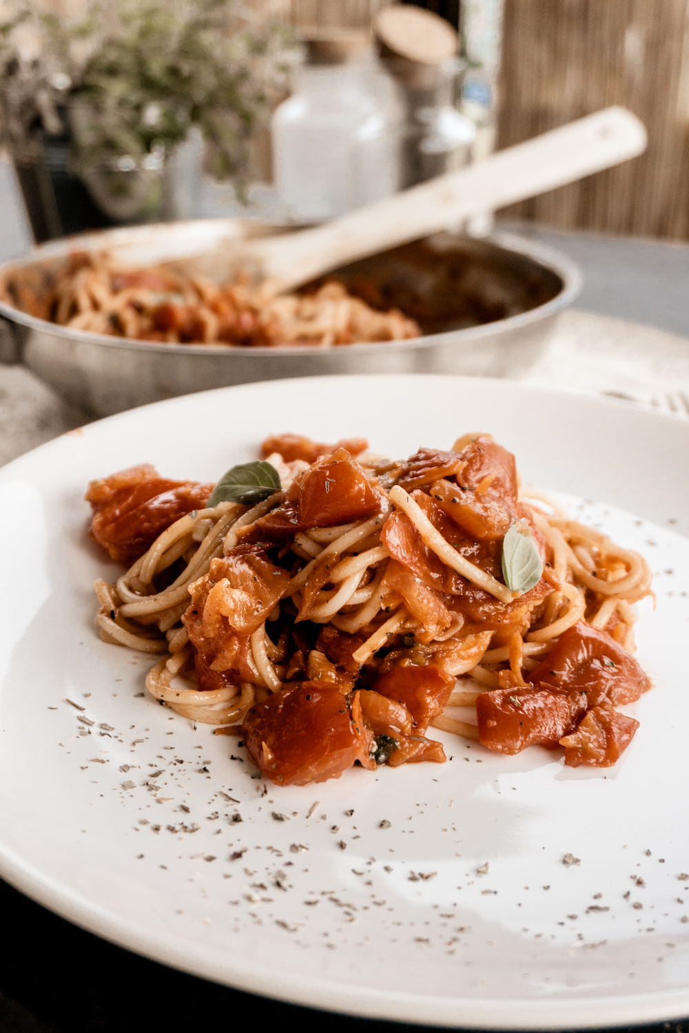 Vegane Spaghetti mit Tomaten-Pilz-Sauce