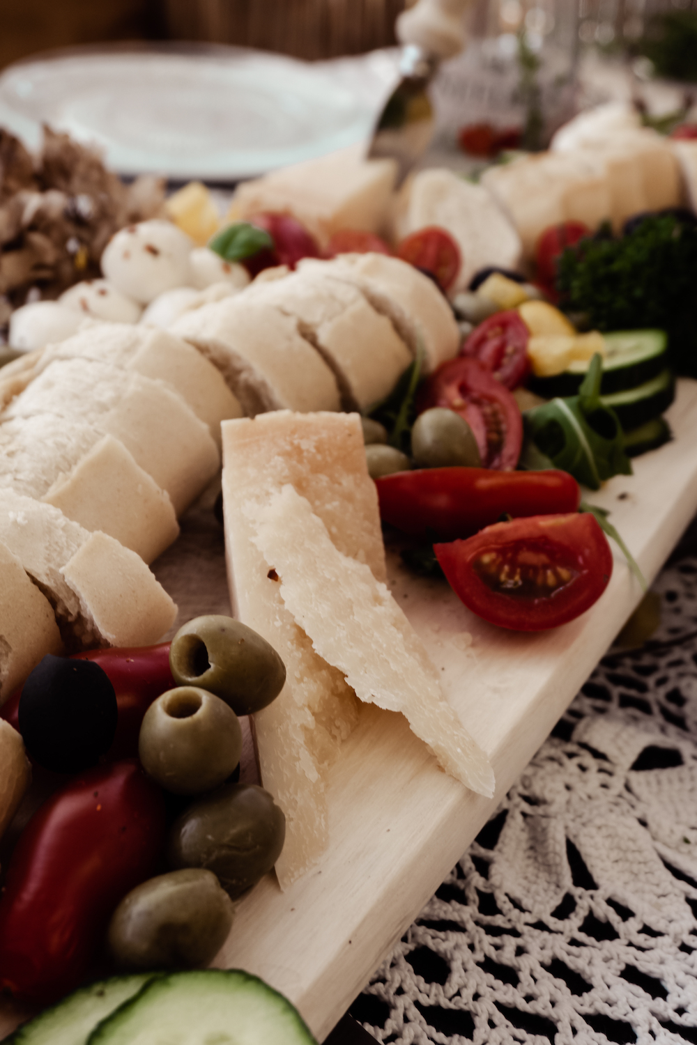 GRAZING TABLE MIT NEEDLE GIN