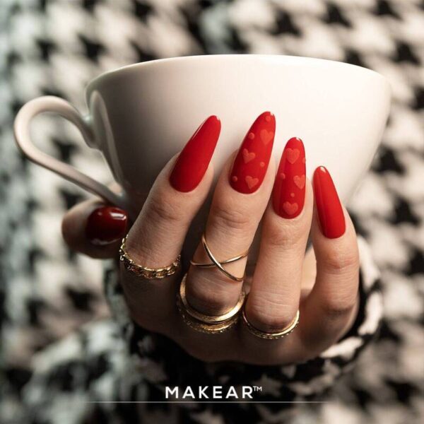 Makear Red Love collectie on nails