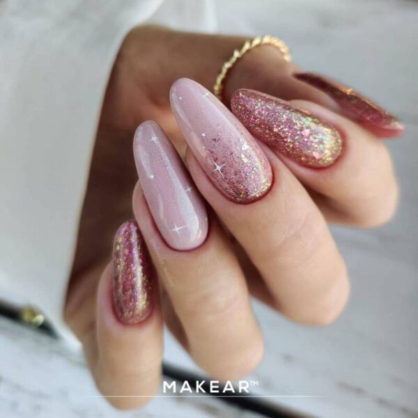 Makear Starmani Collectie on nails