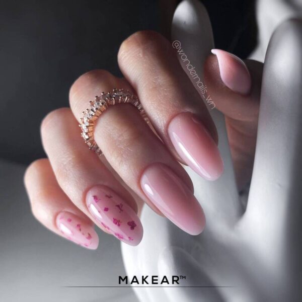 Makear Gel & Go Pink Soul on nails