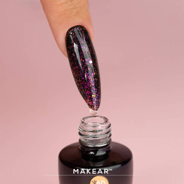 Makear Cherry top coat on nail