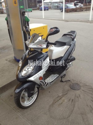 Moped Yamati Strada XTL